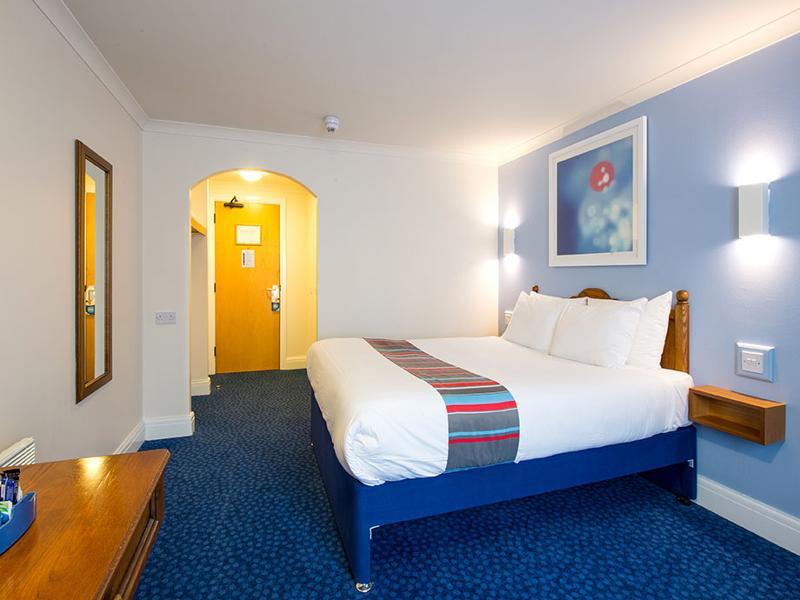 Travelodge Cardiff Airport Barry Exterior foto